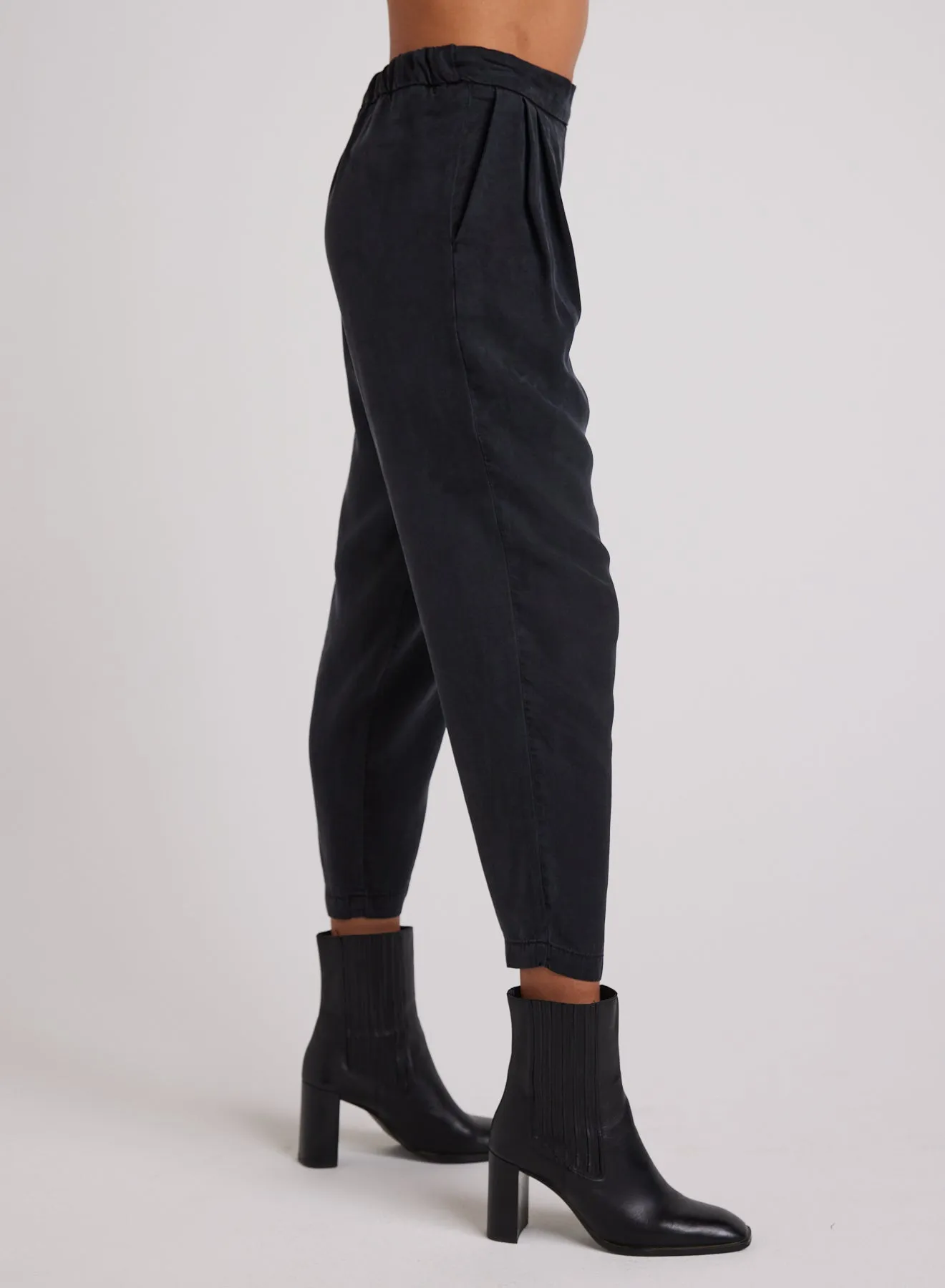 Nico Clean Waist Slouchy Trouser - Black